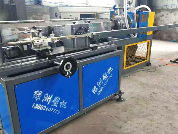 內鑲貼（tiē）片式滴灌帶生產線