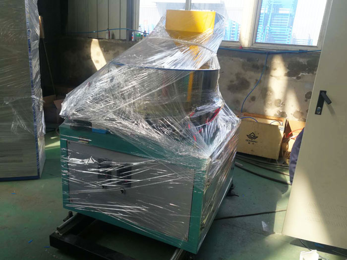 內鑲貼片式滴灌帶生產（chǎn）線