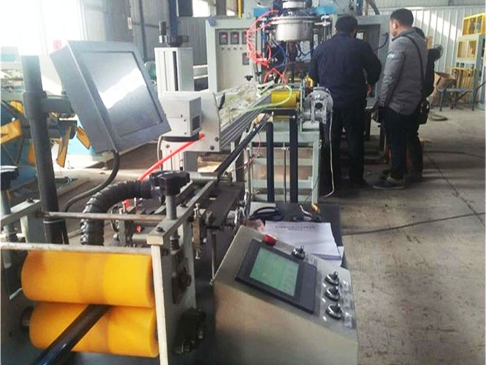 雙層微（wēi）噴帶生產線