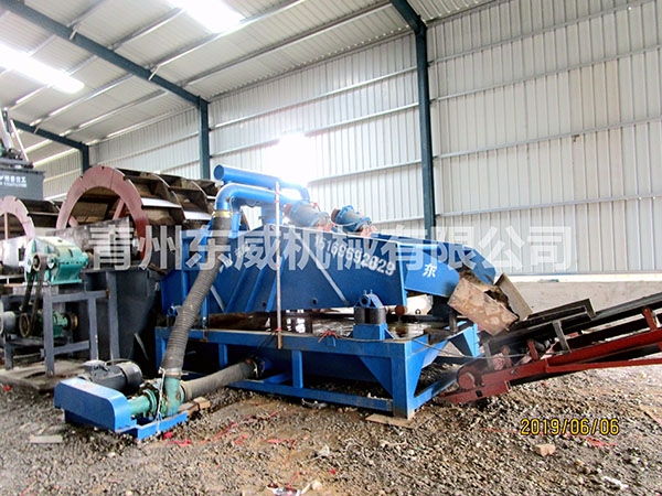 脫水篩細沙回收機客戶使（shǐ）用現場
