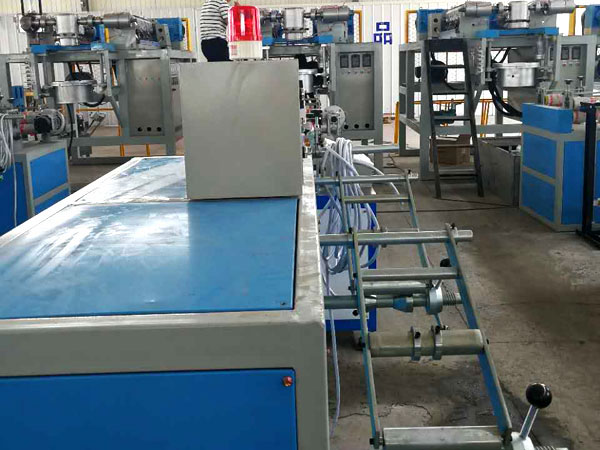 雙層微噴（pēn）帶生產線