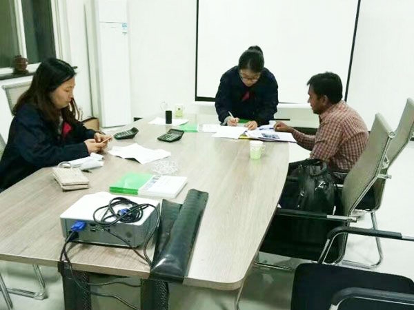 印度客户（hù）来公司验收设备